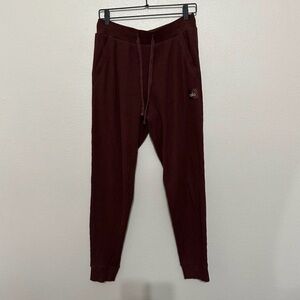 Alo Ribbed Jogger Pants in Maroon